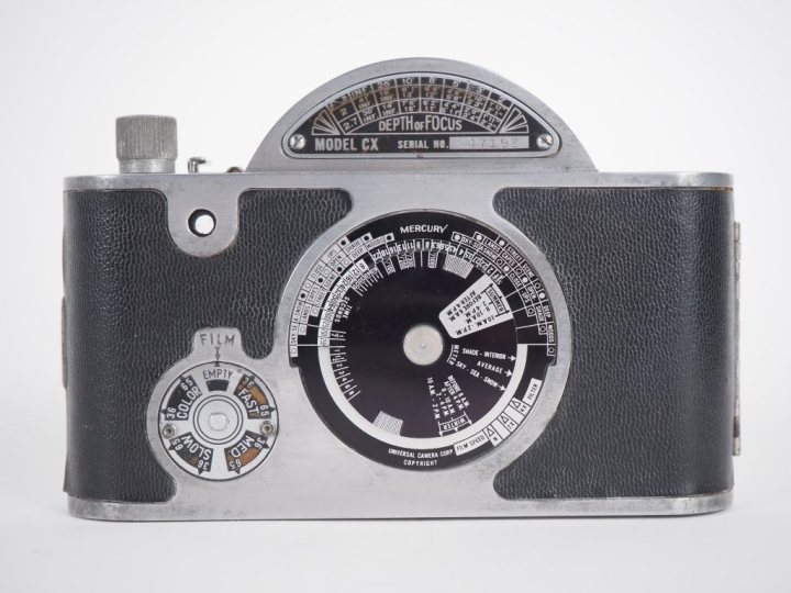 UNIVERSAL CAMERA MERCURY II. Appareil photographique avec objectif TRI