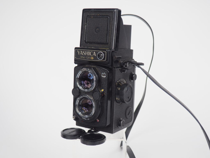 YASCHICA G Mat-124. Appareil photographique 6x6 n°197030 avec objectif