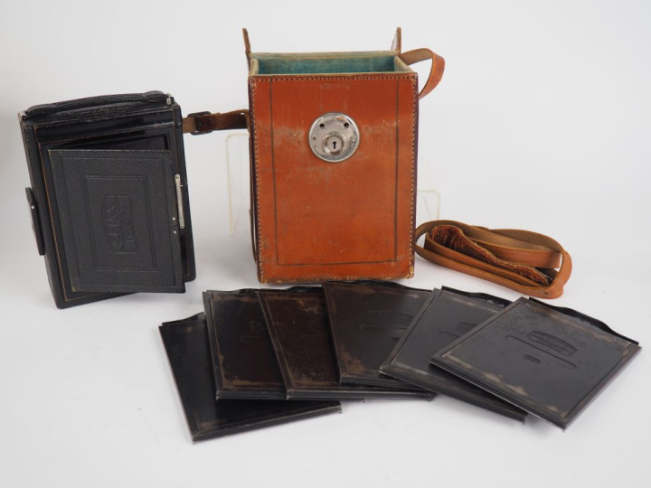 ZEISS IKON COMPUR. Appareil photographique avec objectif TESSAR 1:4/15