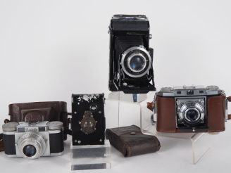 Vente aux enchères Lot de quatre appareils photographiques : - PAXETTE PRONTOR-S avec étu