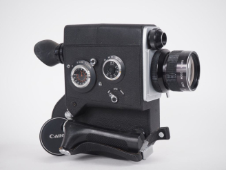 Vente aux enchères CANON ZOOM DS-8. Caméra n°102649 avec objectif C-8 1:1.4/7.5-60 n°1022