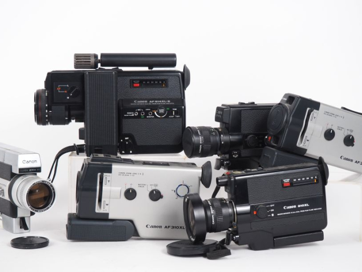 CANON. Lot de cinq caméras : - AF 514XL-S n°498130 - ZOOM 518 - 514XL 