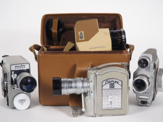 Vente aux enchères Lot de quatre caméras 8mm : - CAMEX n°13031 avec objectif P. ANGENIEUX