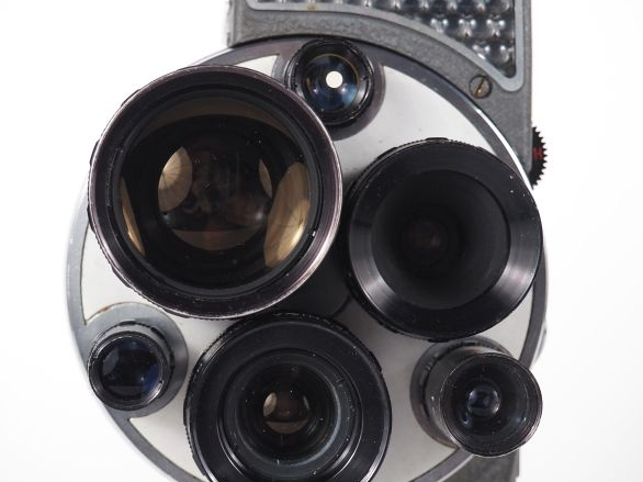 Lot de quatre caméras 8mm : - EUMIG ELECTRI n°545228 - YASHICA 8-EIII 