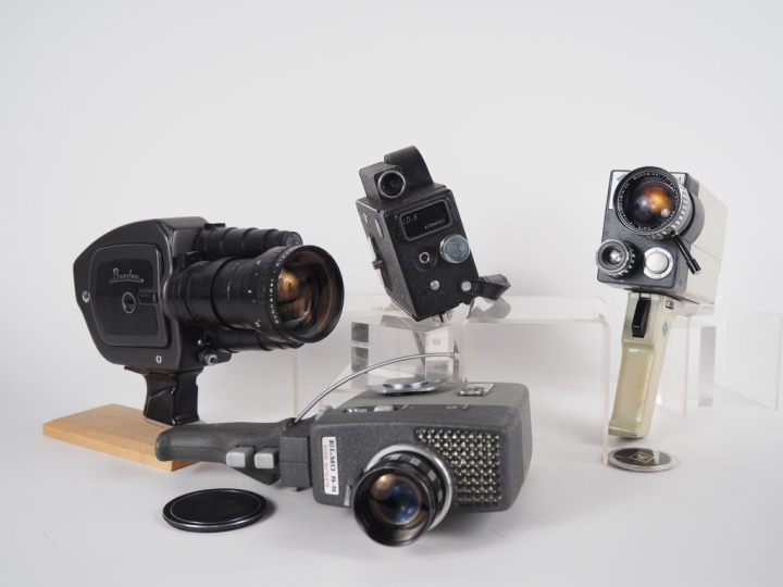 Lot de quatre caméras : - BEAULIEU 4008 ZM II - AGFA MOVEXOOM - ELMO 8