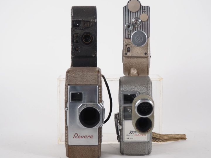 Lot de quatre caméras 8mm : - BELL   HOWELL 605 n°B6675 - BELL   HOWEL