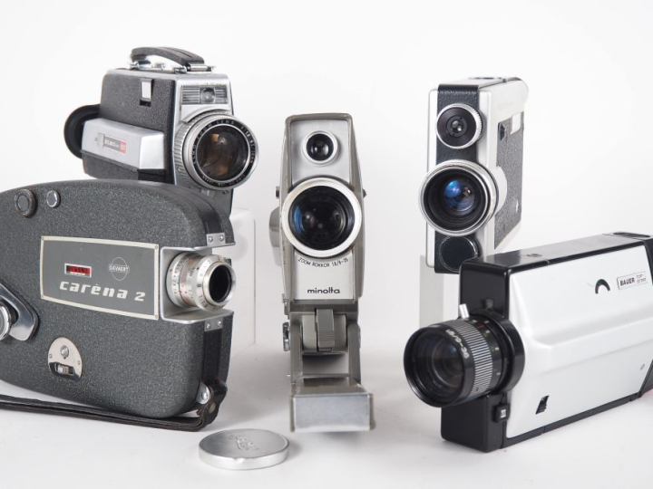 Lot de cinq caméras : - BAUER TOP STAR n°3275633 - ELMO SUPER 103T n°3