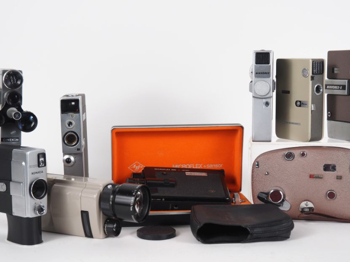 Lot de neuf caméras 8mm : - OLYMPUS PEN EE - KOPIL IC - RICOHMITE 88 E