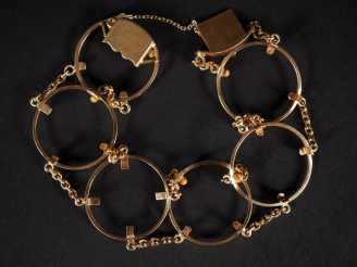 Vente aux enchères Ravissant bracelet en or jaune 750, composé de maillons ronds ajourés 