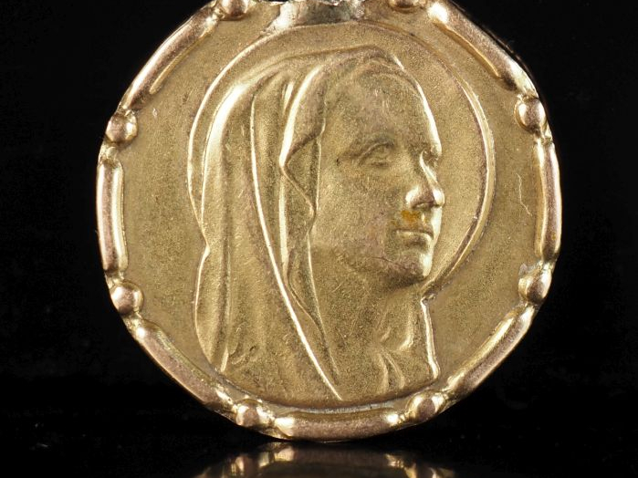 Médaille religieuse en or jaune 750, figurant la Sainte Vierge de prof