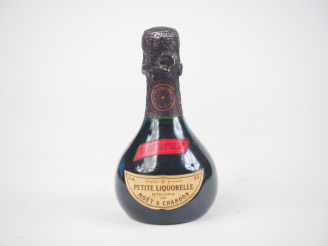 Vente aux enchères 1 FLACON (20 CL) PETITE LIQUORELLE MOET   CHANDON 18 % 
