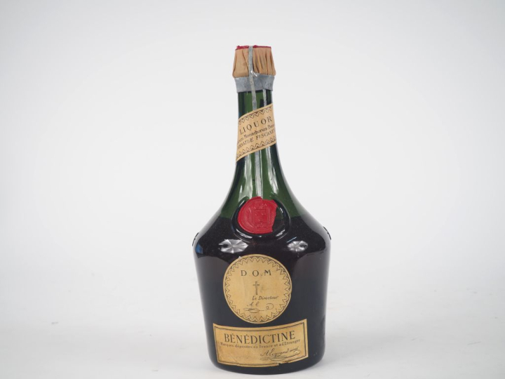 1 VIEILLE BOUTEILLE BENEDICTINE D.O.M - NIVEAU BAS