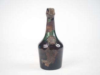 Vente aux enchères 1 VIEILLE BOUTEILLE GRAND MARNIER TRIPLE ORANGE - NIVEAU BAS 