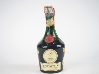 Vente aux enchères 1 VIEILLE BOUTEILLE BÉNÉDICTINE B AND B - PAPIER DE SOIE - BS