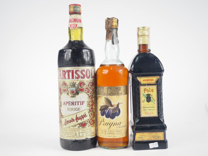 3 BOUTEILLES : 1 MAGNUM BARTISSOL / 1 LIQUOR BRUGNA / 1 LICOR PALO 