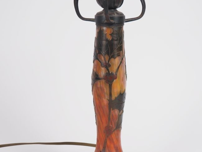 LEGRAS.  Pied de lampe en verre, à décor gravé en camée et à l'acide d