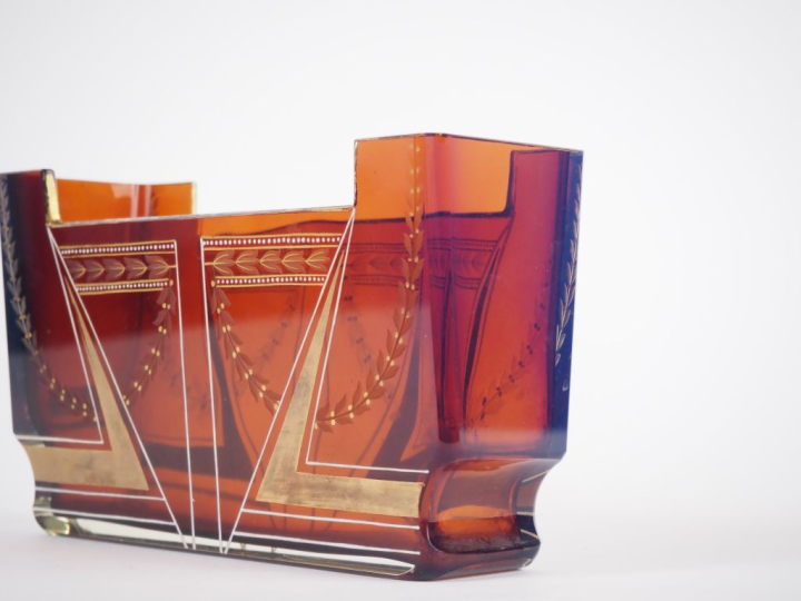 Coupe de style Art Déco en verre ou cristal ambré émaillé à décor de g