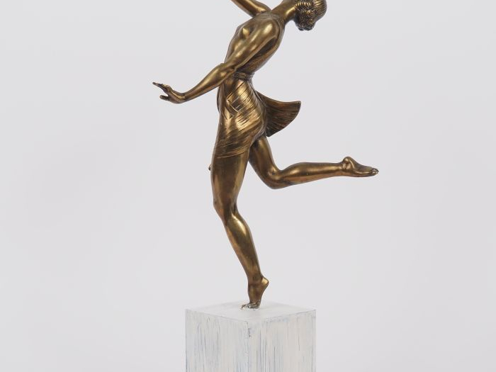 GUIRANDE. "danseuse Art Déco" Sculpture en bronze Signée H. 35 cm