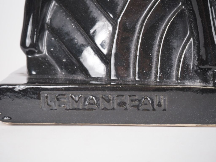 LEMANCEAU.  Groupe Art Déco en céramique noire "les biches"  Signé Dim