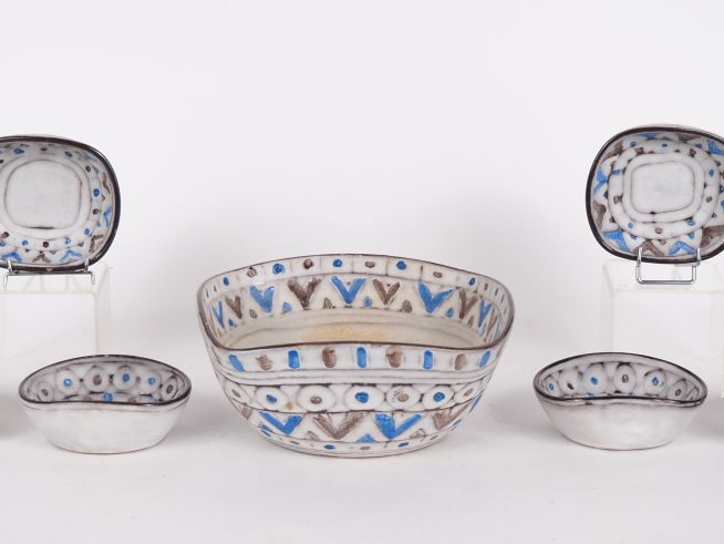 A. MAUNIER.  Service à crème en céramique polychrome de Vallauris : un