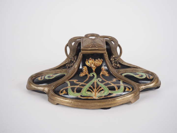 Encrier de style Art Nouveau en céramique émaillée à décor de fleurs p
