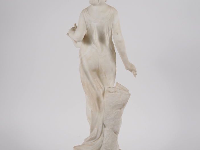 E. .BATTIGLIA.  "Sapho" Sculpture en albâtre Signée et située à Floren