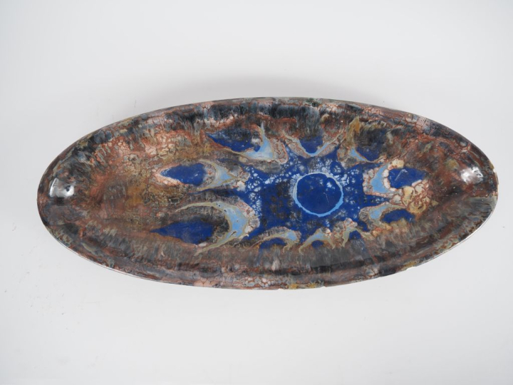 J. G. PICARD.  Plat ovale en céramique flammée polychrome.  (égrenures
