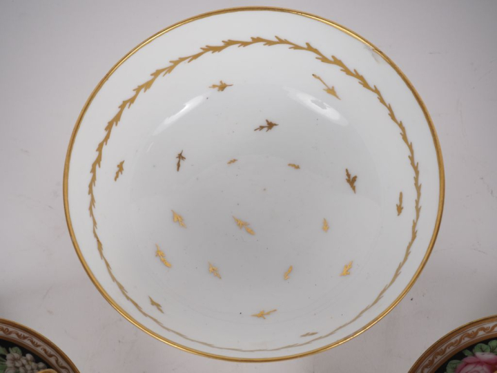 Paire de tasses et sous tasses "litron" en porcelaine de Paris, à déco