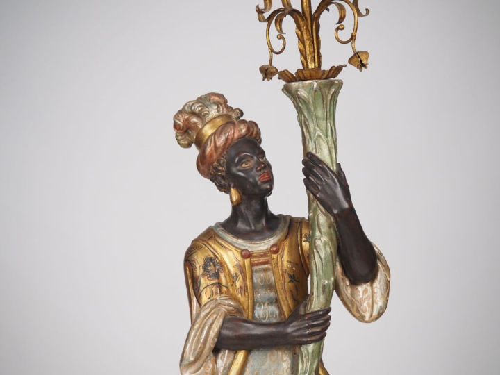 Candélabre de style vénitien en bois polychrome et fer doré, en forme 
