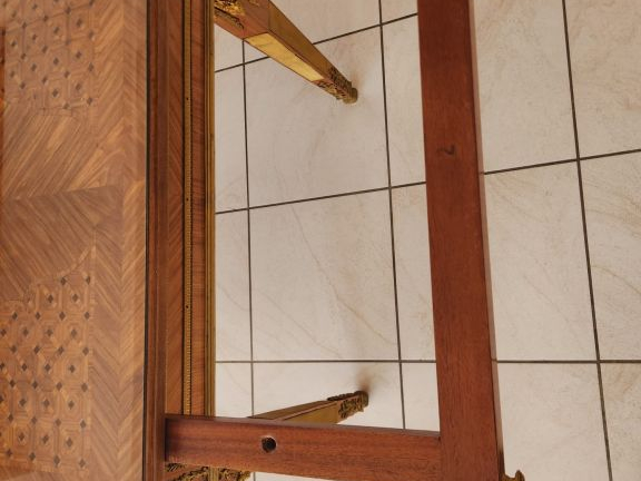 Mobilier de style Louis XVI en marqueterie, très belle ornementation d