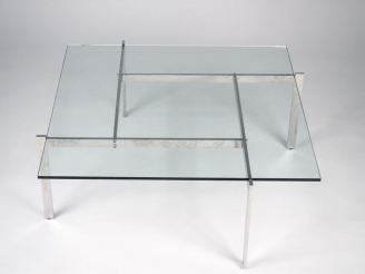 Vente aux enchères Poul KJAERHOLM. Table basse "PK 61" piétement en métal chromé, plateau