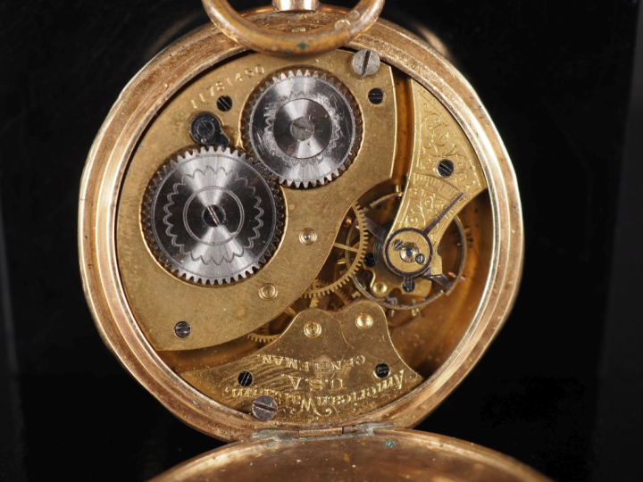 A.W.W CO WALTHAM, MASS Montre de gousset or jaune 585.  Cadran à chiff
