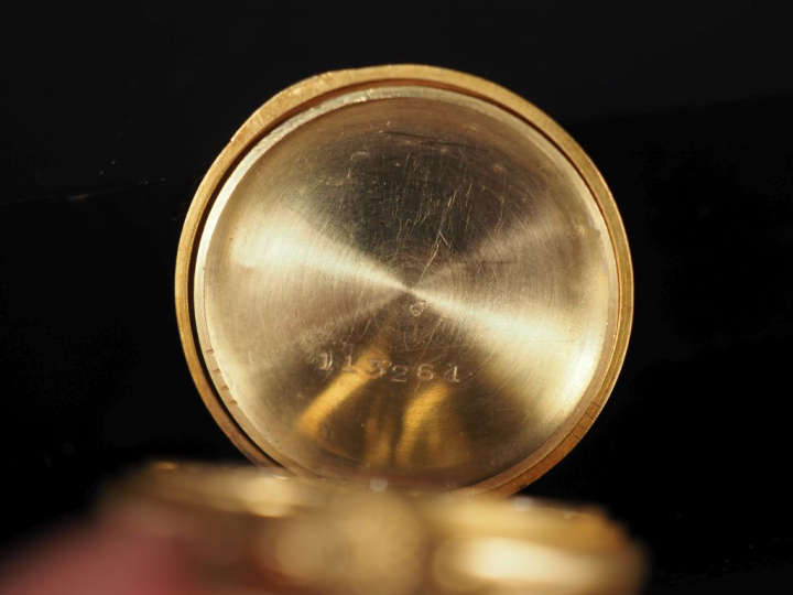 LECOULTRE   Cie Montre de col Napoléon III de style Louis XVI en or ja