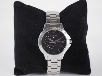 Vente aux enchères MAUBOUSSIN N°9436600-008 Montre bracelet de dame en acier, modèle "So 