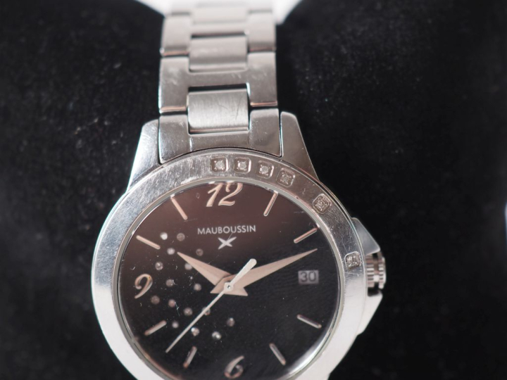 MAUBOUSSIN N°9436600-008 Montre bracelet de dame en acier, modèle "So 
