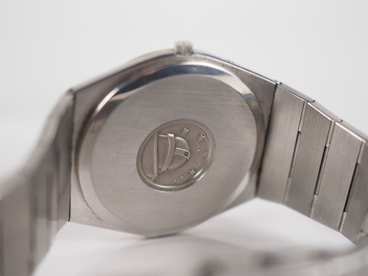 OMEGA, Constellation Montre bracelet en acier et or jaune 750.  Cadran