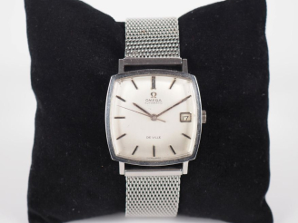 Vente aux enchères OMEGA, de Ville Ref. 162.025 Montre bracelet en acier.  Boitier carré 