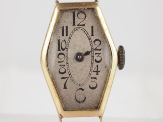 Vente aux enchères Boitier de montre de style Art déco en pans coupés en or jaune 750.  C