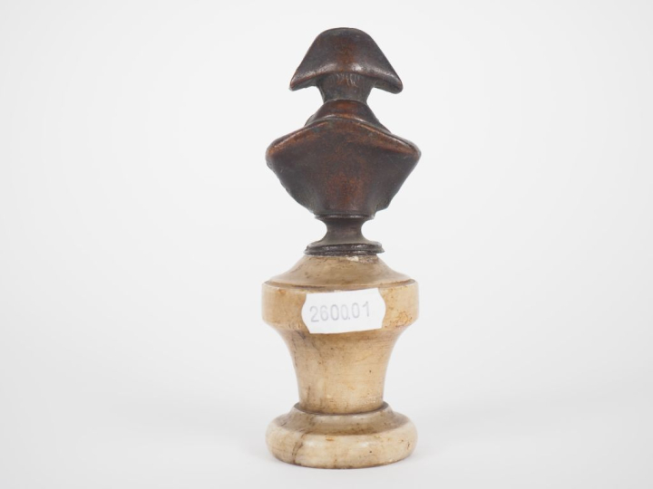 Sujet XIXème en bronze à patine brune, "buste de Napoléon" sur un socl