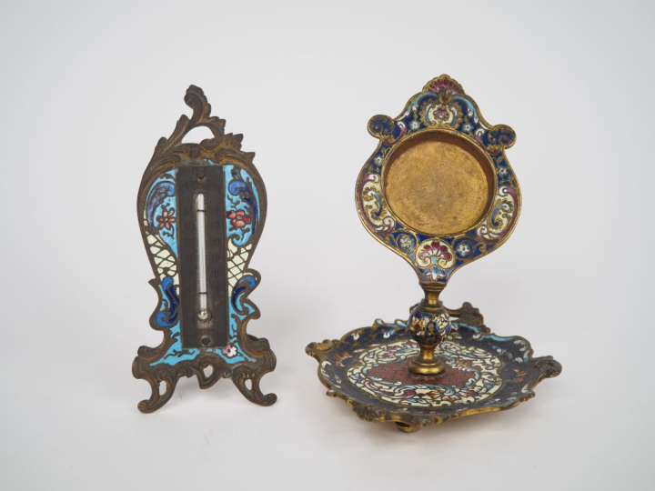Porte-montre en émaux cloisonnés polychromes à décor de rinceaux feuil