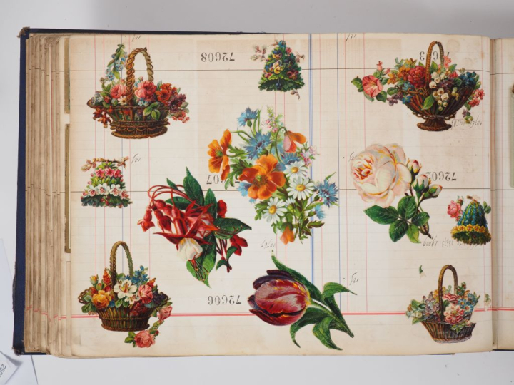 Album de cartes postales, vignettes et chromos contenant 61 pages rect