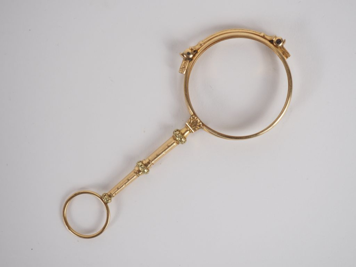 Binocles dépliantes en or jaune 750. Poinçonné. Poids. 15,7 g.