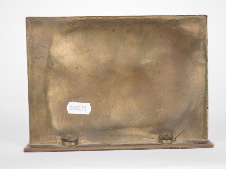 Pierre-Yves TREMOIS. "Profil". Plaque en bronze signée en bas à gauche