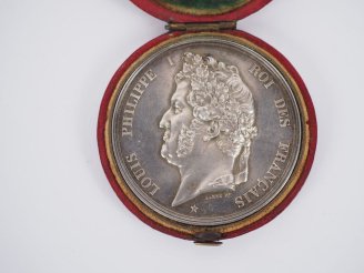 Vente aux enchères Médaille en argent 925 à l'effigie de Louis Philippe I Roi des Françai