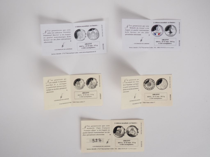 Ensemble de pièces et médailles du club français de la monnaie dont : 