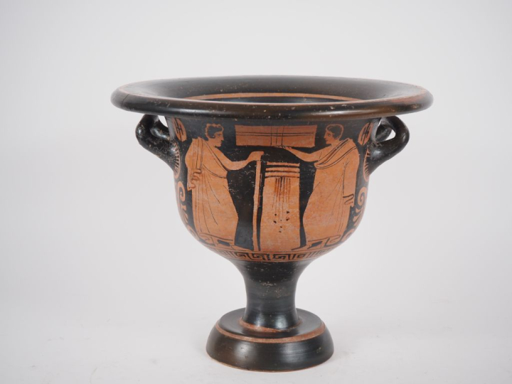 Grande Grèce, Apulie, IVe s. av. J.-C. Cratère en cloche à vernis noir