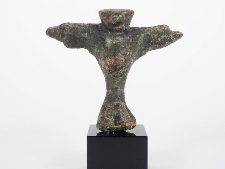 Monde romain antique. Pied d’ustensile en bronze en forme de pate de f