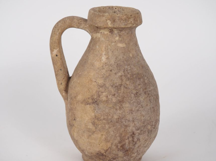Céramique romaine. Cruche piriforme en céramique beige. 15 cm Expert :