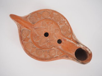 Vente aux enchères Lampe chrétienne d’Afrique du Nord. V-VIe s. apr. J.-C. 14,5 cm. Exper
