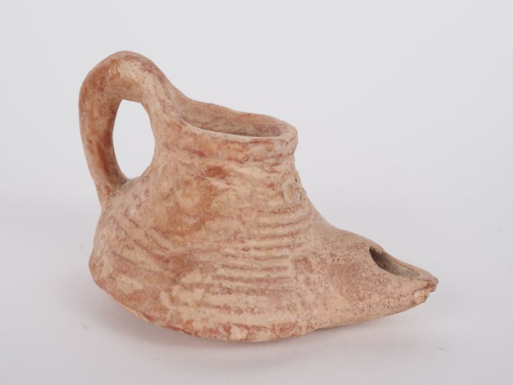 Palestine (Neguev). Lampe byzantine en terre cuite. VI-VIIe s. apr. J.